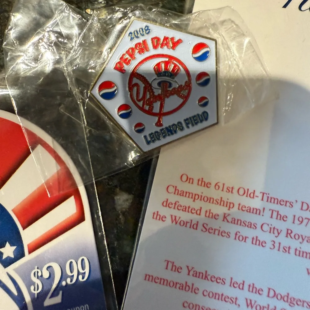 Vintage‎ New York Yankees MLB Pins LOT OF 4